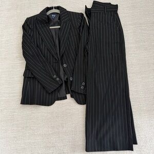 GAP Womens Black/silver Pinstripe Suit